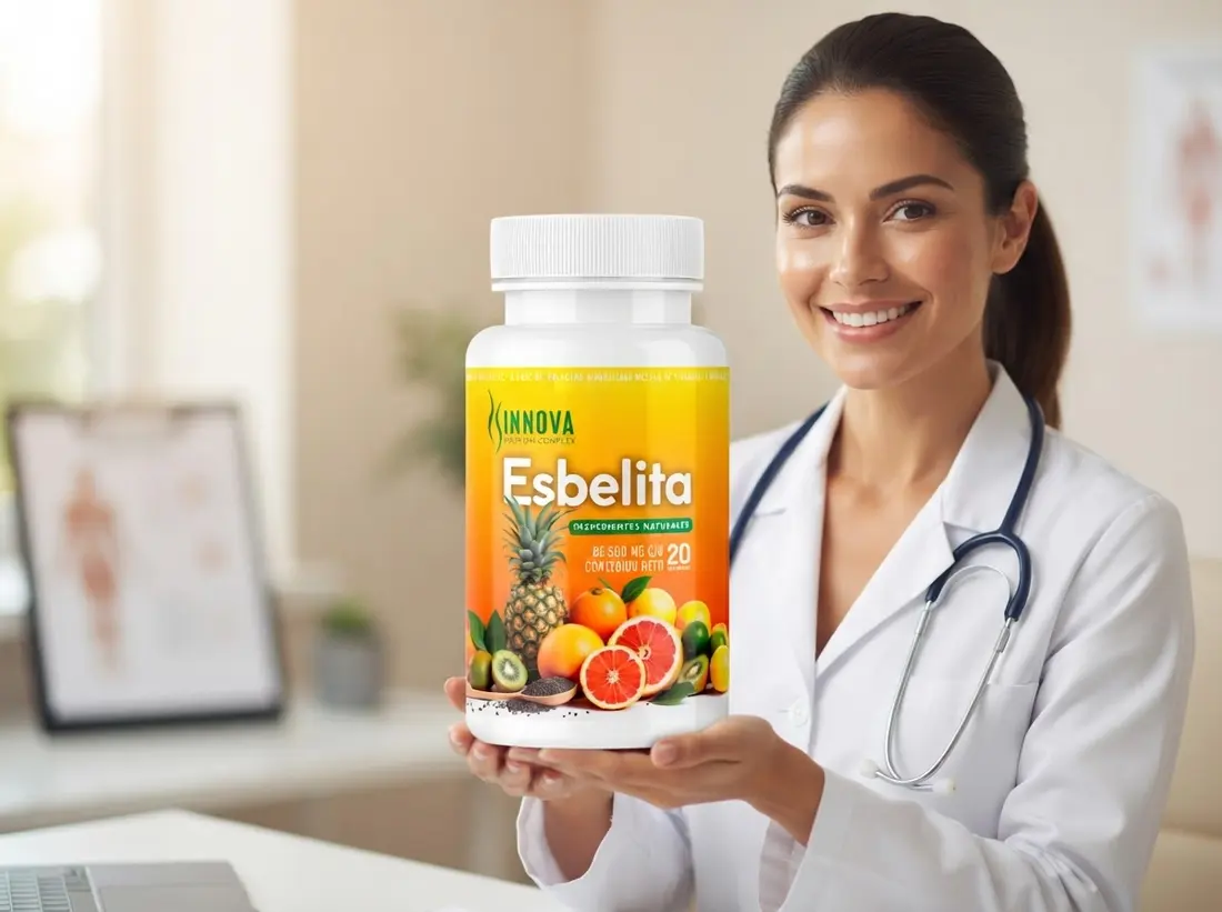 Profesional de la salud sosteniendo un frasco de Esbelita